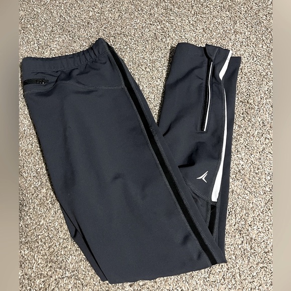 Old Navy Pants - Run Leggings Sz M by Old Navy Active Gray w/ Reflector zipper pocket & legs